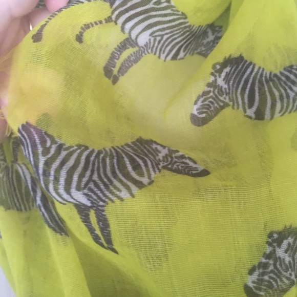 SOLD Urban Outfitters Yellow Zebra Infinity Scarf - Picture 2 of 3